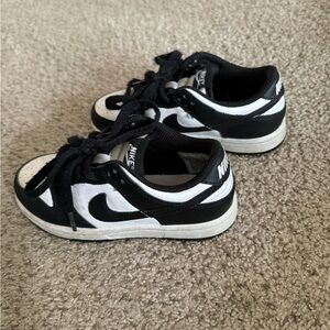Nike Panda Dunks